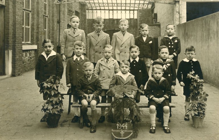 Premières communions en 1944