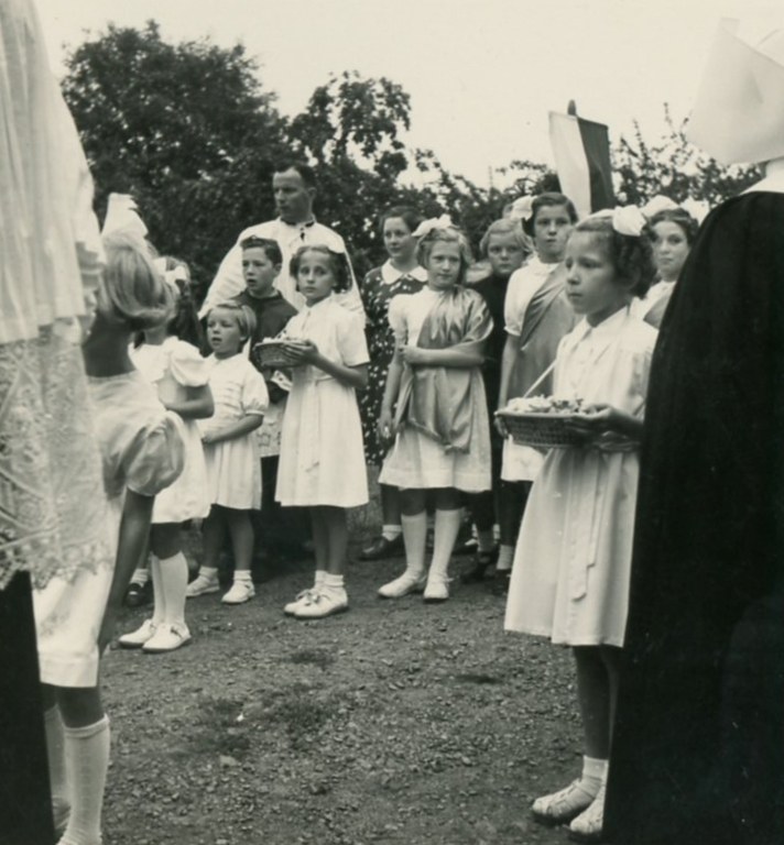 Première messe Beckers Jean Donsart août 1952 - Lecloux-Baltus Marie-Josée 016.jpg