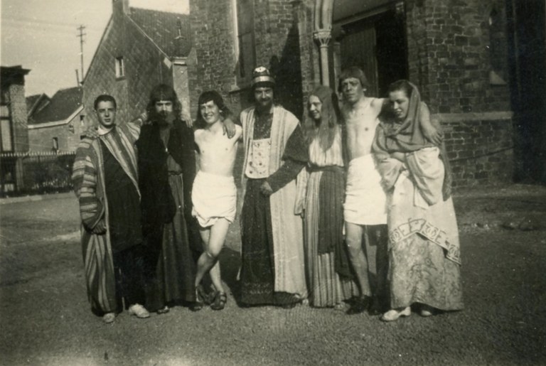 Rosaire Jeux scéniques 1949 Participants Haccour Anne-Marie026.jpg