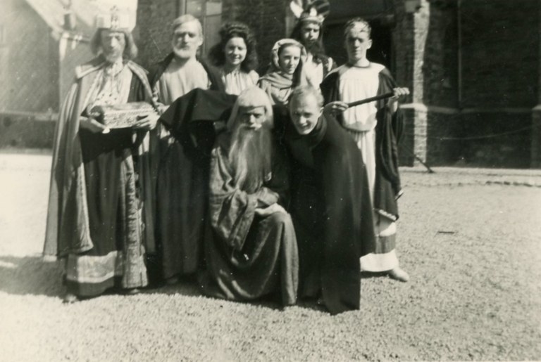Rosaire Jeux scéniques 1949 Participants Haccour Anne-Marie035.jpg