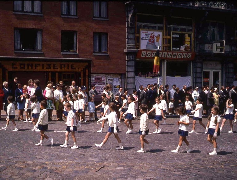 Procession Théo Piron 1970 - G Detry (4).JPG