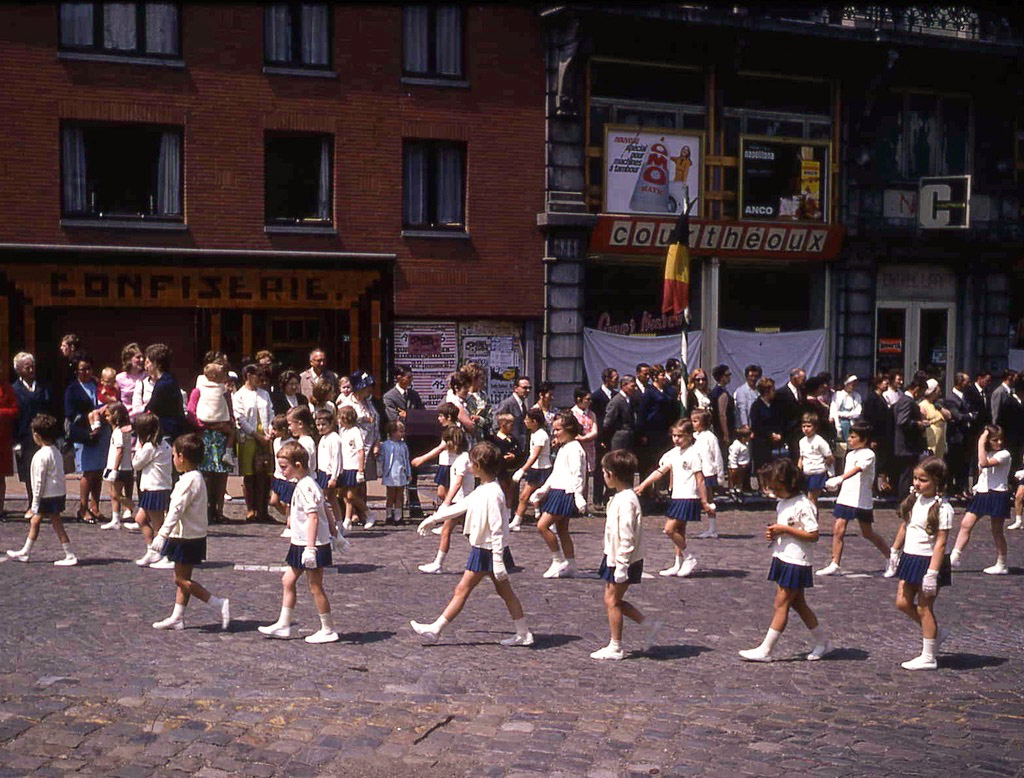 Procession Théo Piron 1970 - G Detry (4).JPG