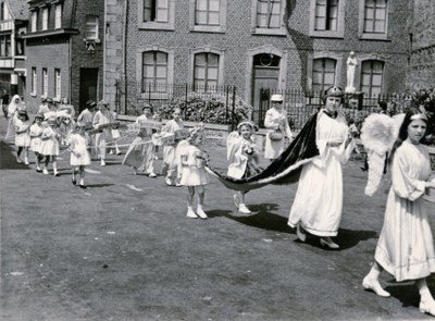 Procession en 1960 rue de Gorhez