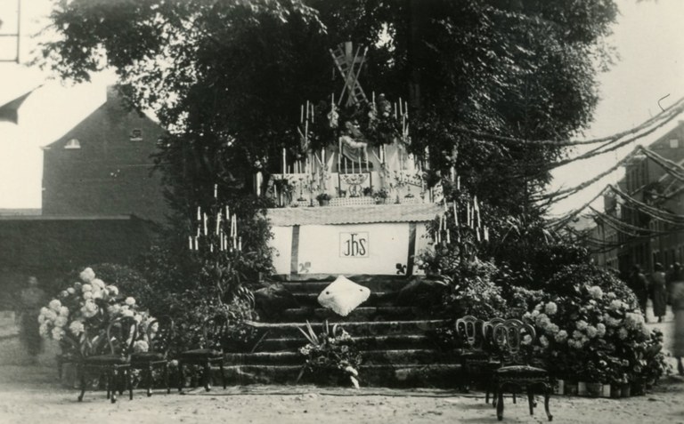 Rosaire 1924 100e anniversaire Haccour Anne-Marie024.jpg